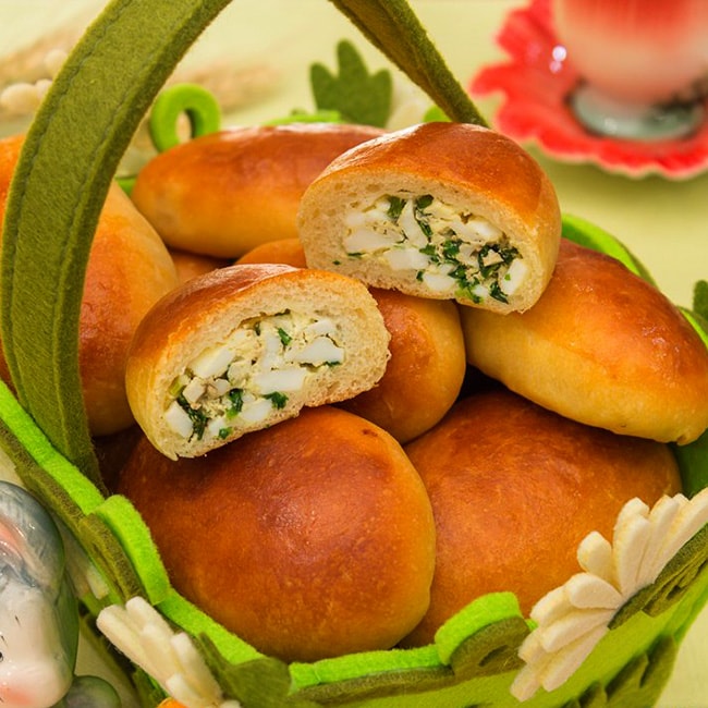 888 Пирожки печеные с луком и яйцом